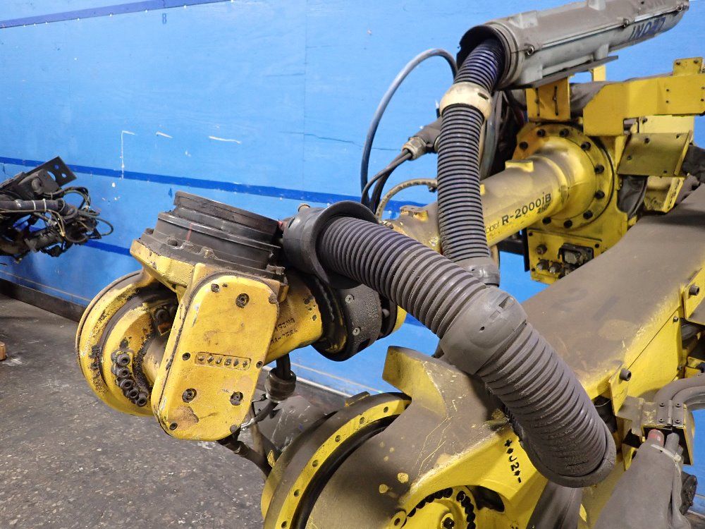 Fanuc 2012 Fanuc R2000ib210f Robot