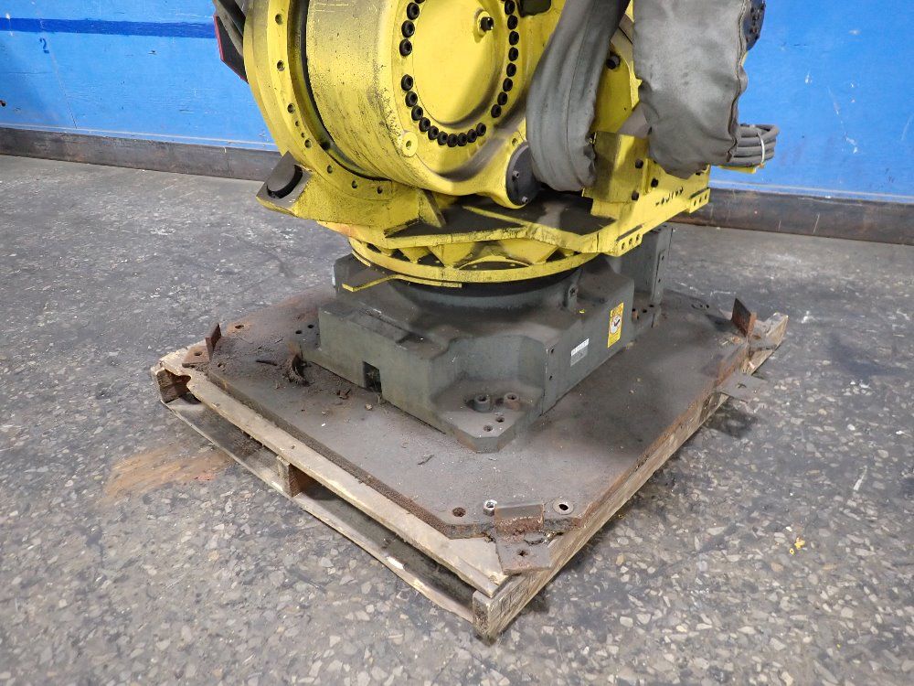 Fanuc 2012 Fanuc R2000ib210f Robot