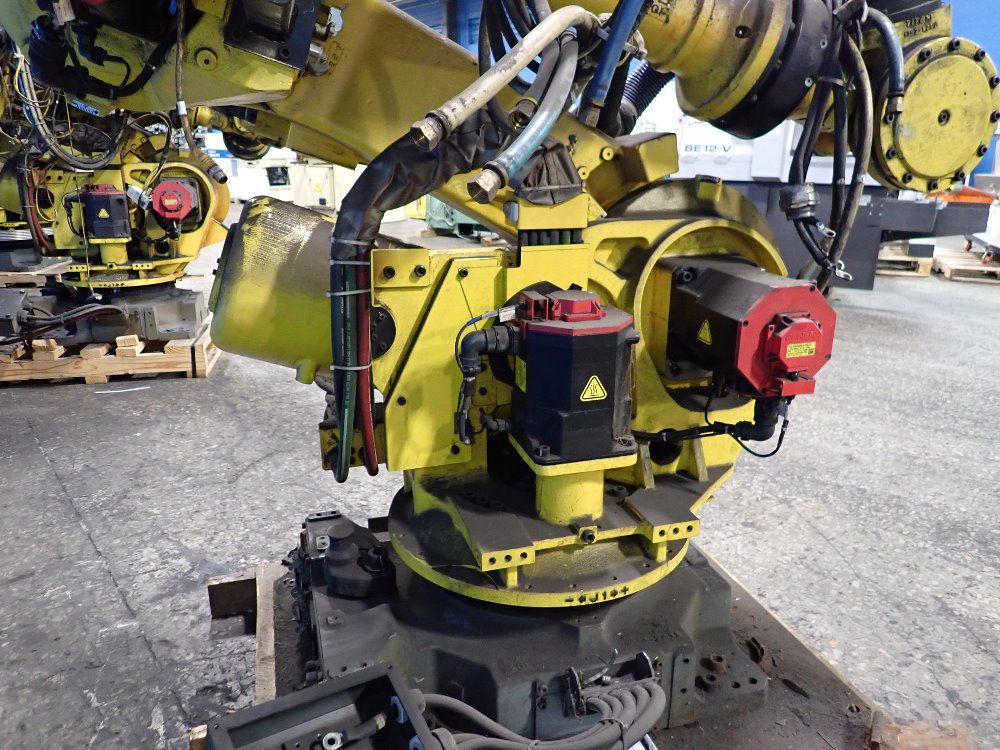 Fanuc 2012 Fanuc R2000ib210f Robot