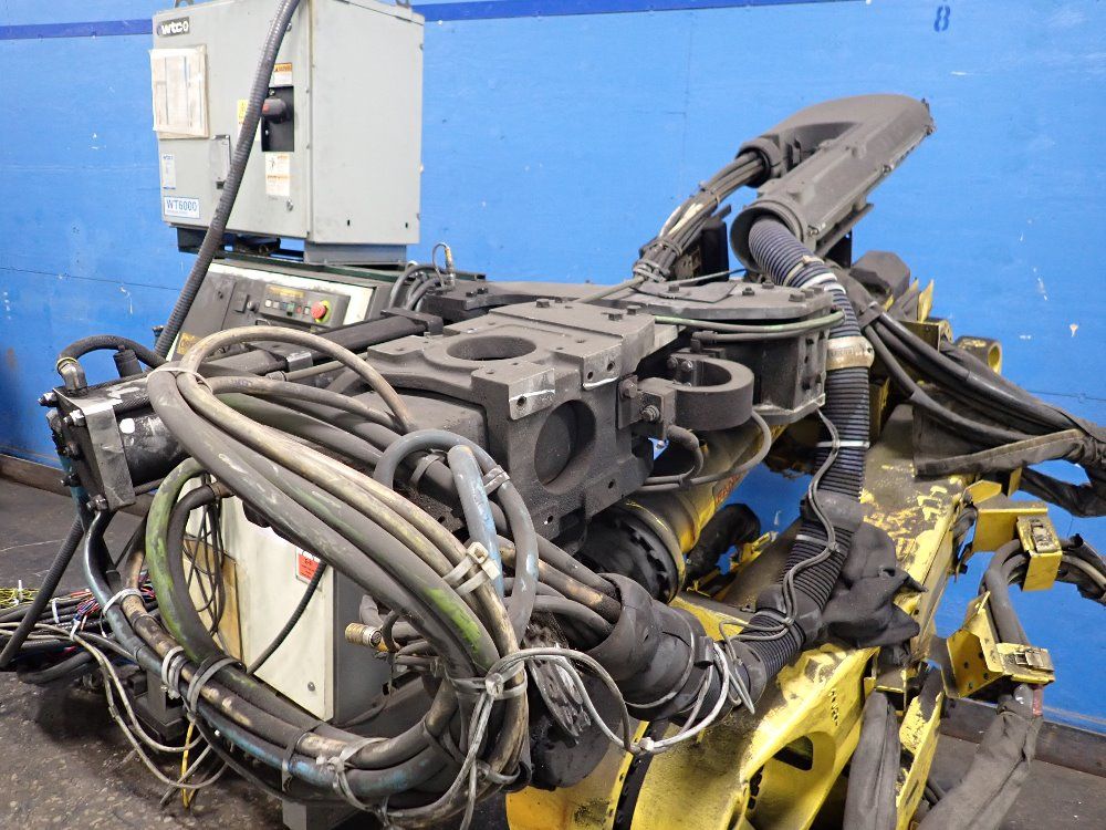 Fanuc 2003 Fanuc R2000ia165f Robot