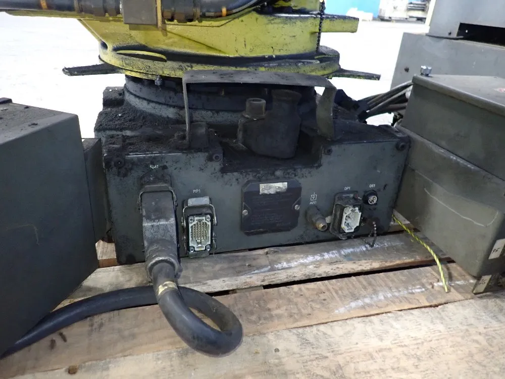Fanuc 2003 Fanuc R2000ia165f Robot