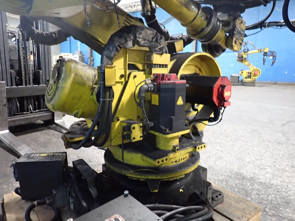 Fanuc 2003 Fanuc R2000ia165f Robot