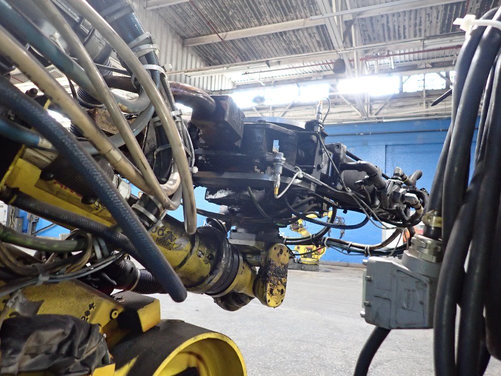 Fanuc 2003 Fanuc R2000ia165f Robot