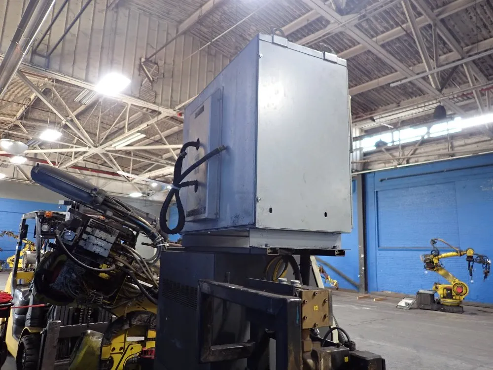 Fanuc 2003 Fanuc R2000ia165f Robot