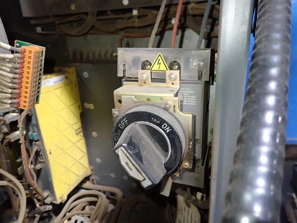 Fanuc 2003 Fanuc R2000ia165f Robot