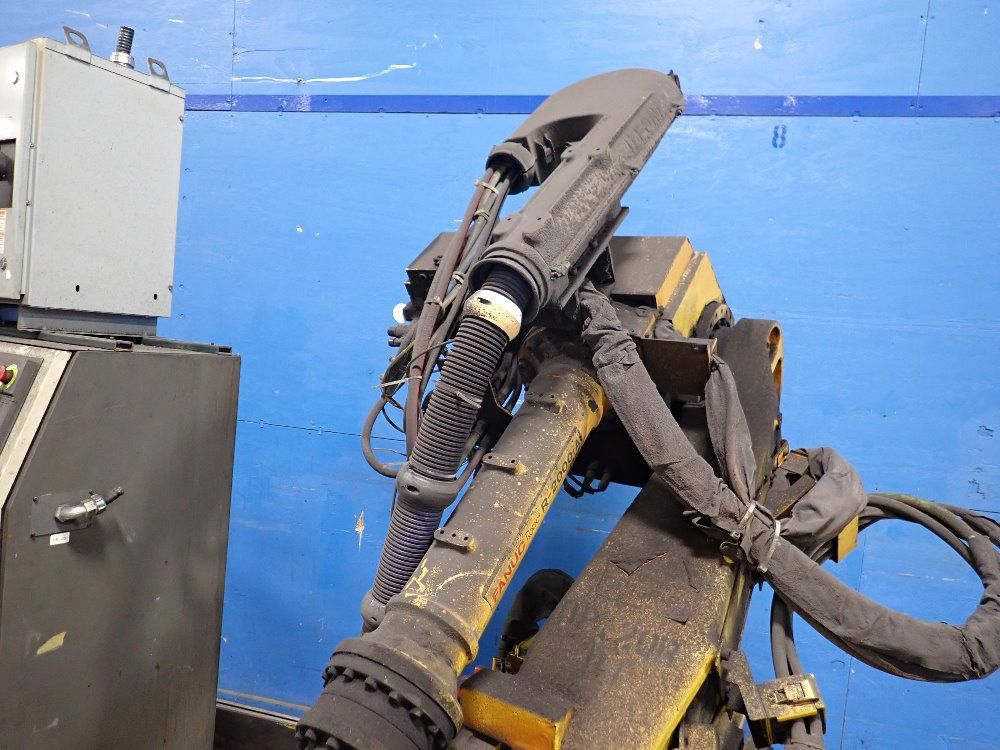 Fanuc 2003 Fanuc R2000ia165f Robot
