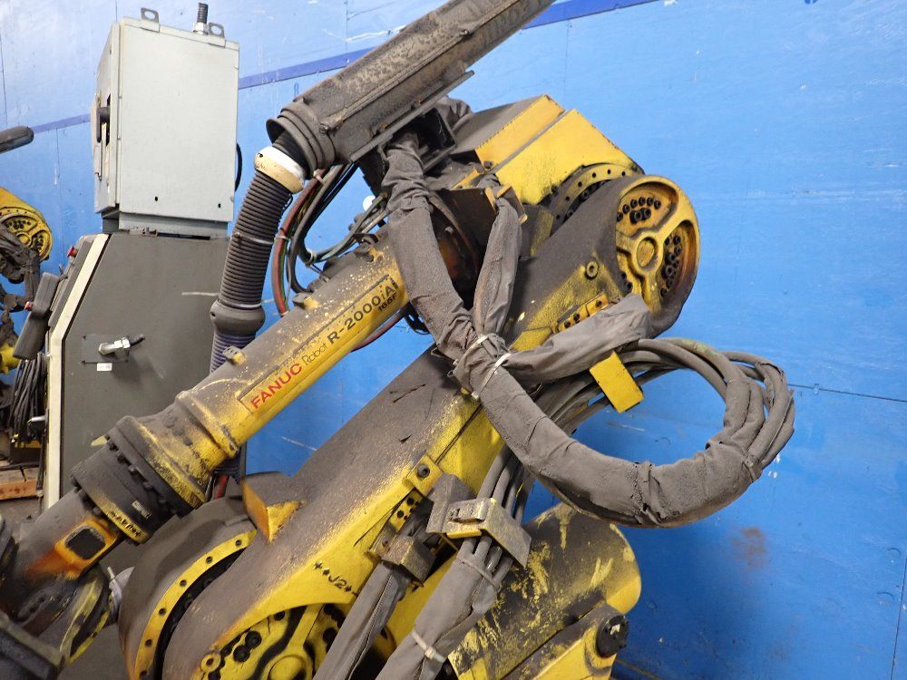 Fanuc 2003 Fanuc R2000ia165f Robot