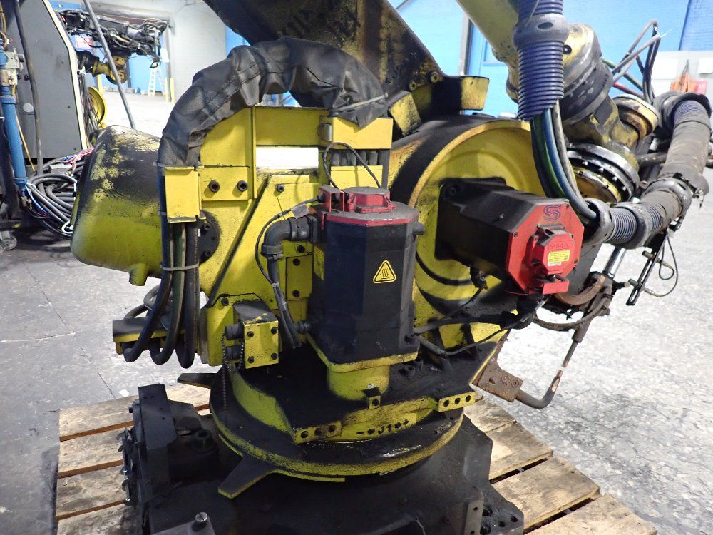 Fanuc 2003 Fanuc R2000ia165f Robot