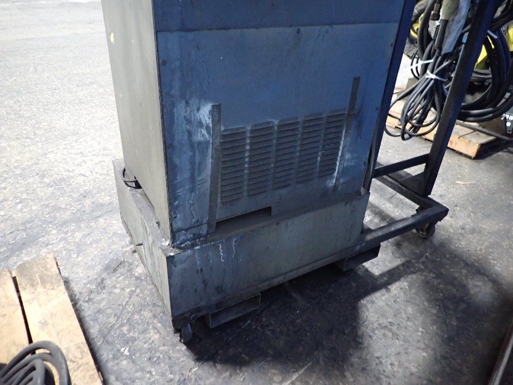 Fanuc 2003 Fanuc R2000ia165f Robot