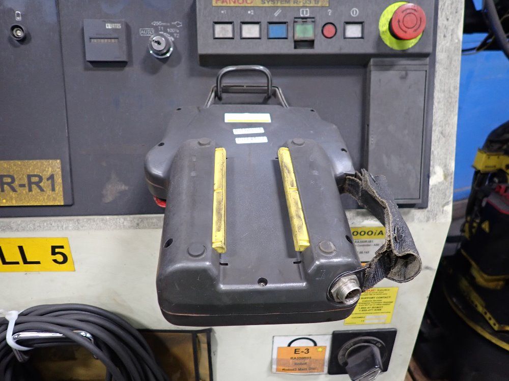 Fanuc 2003 Fanuc R2000ia165f Robot