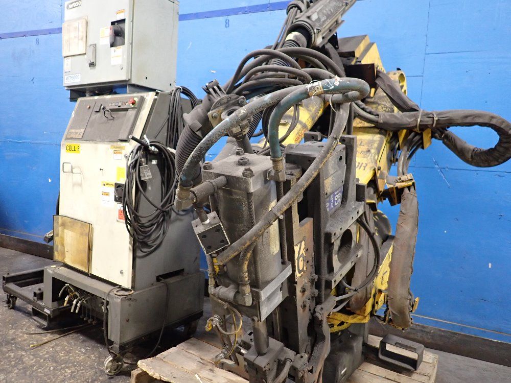 Fanuc 2003 Fanuc R2000ia165f Robot