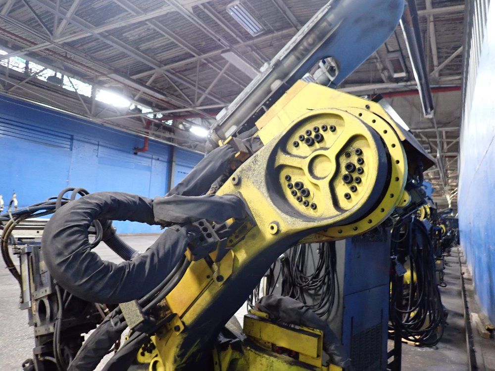 Fanuc 2003 Fanuc R2000ia165f Robot