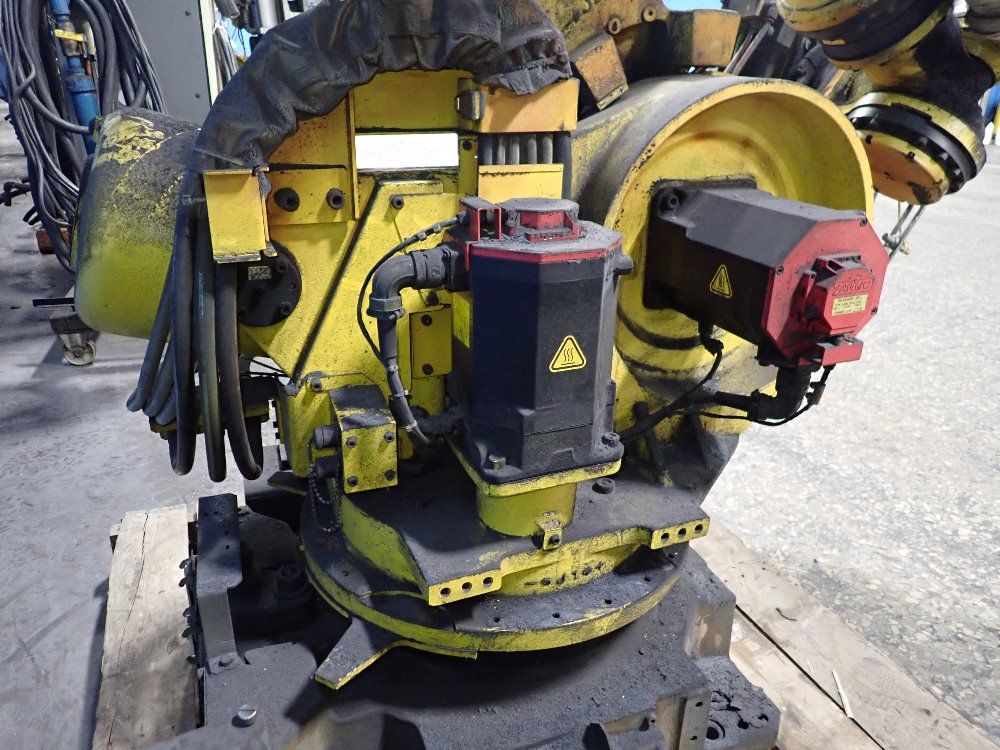 Fanuc 2003 Fanuc R2000ia165f Robot