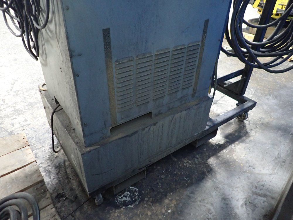 Fanuc 2003 Fanuc R2000ia165f Robot