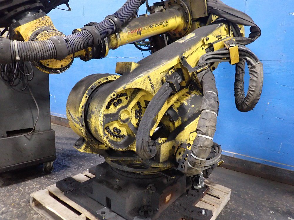 Fanuc 2003 Fanuc R2000ia165f Robot