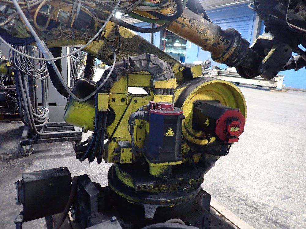 Fanuc 2003 Fanuc R2000ia165f Robot