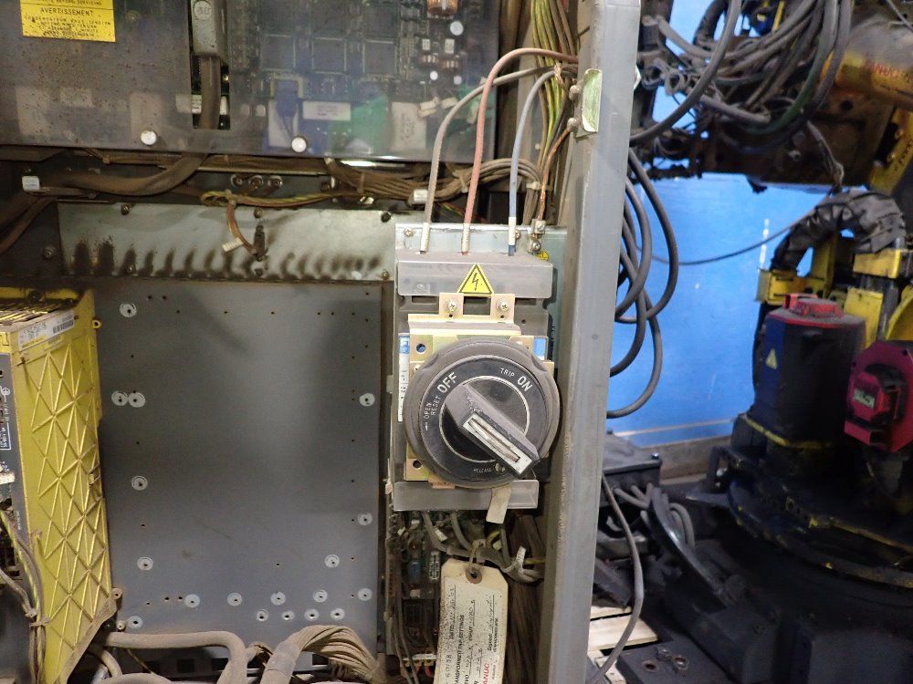 Fanuc 2003 Fanuc R2000ia165f Robot