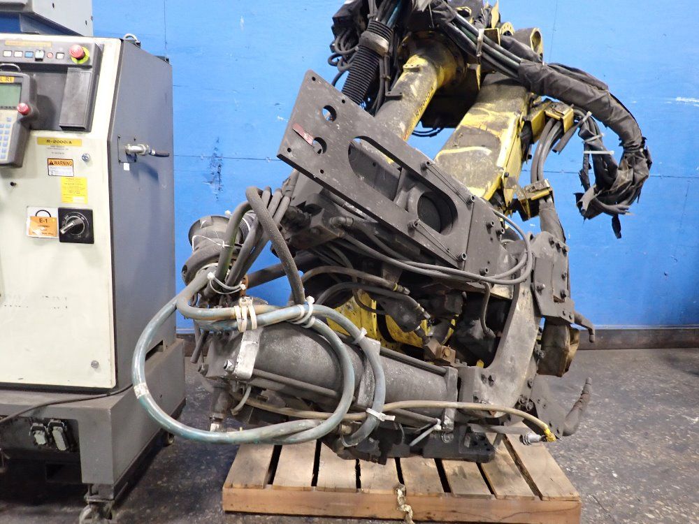 Fanuc 2003 Fanuc R2000ia165f Robot