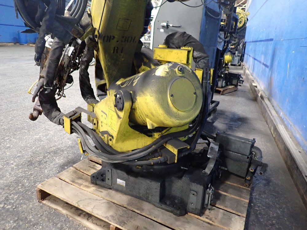Fanuc 2003 Fanuc R2000ia165f Robot