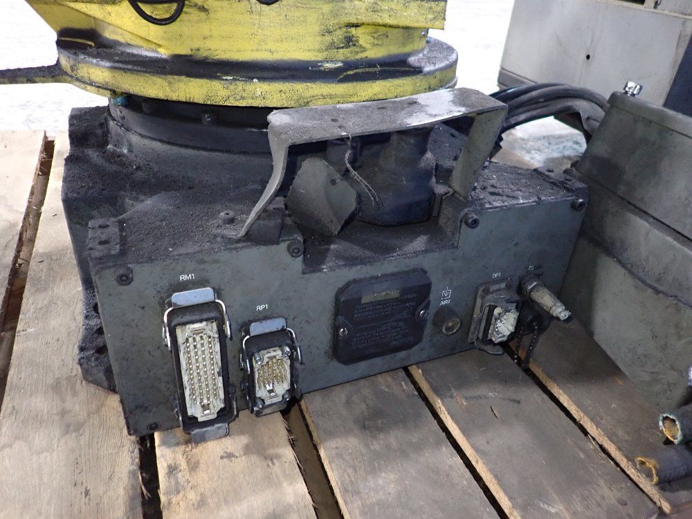 Fanuc 2003 Fanuc R2000ia165f Robot