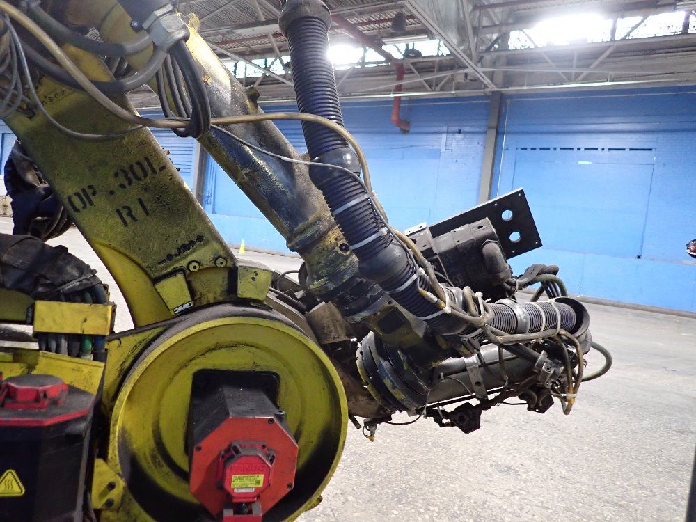 Fanuc 2003 Fanuc R2000ia165f Robot