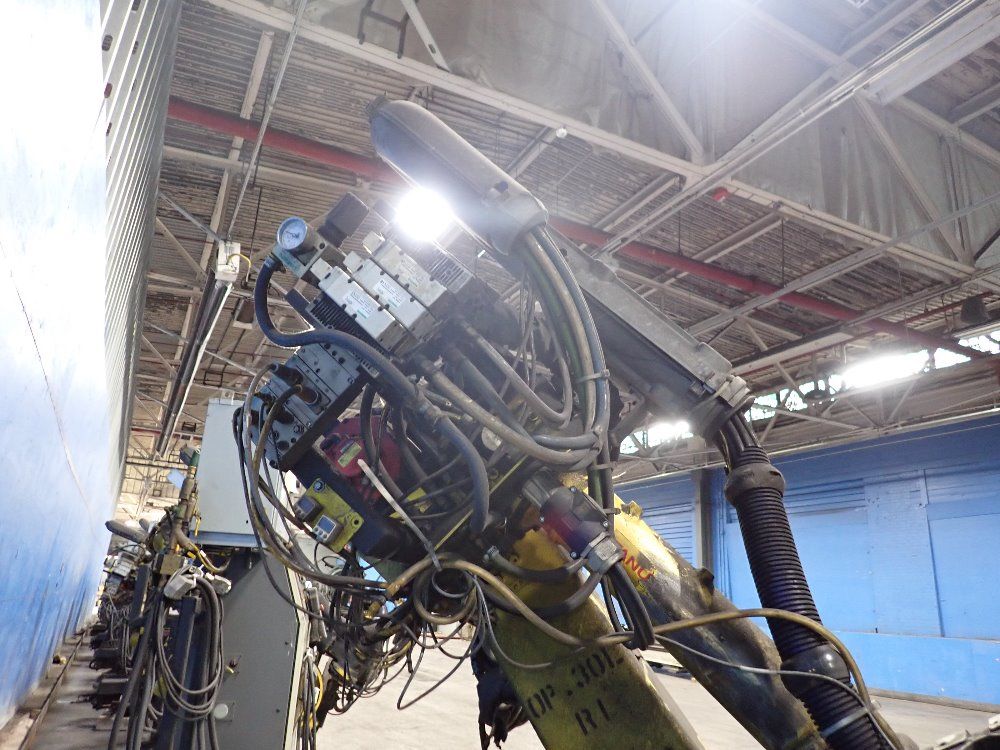 Fanuc 2003 Fanuc R2000ia165f Robot