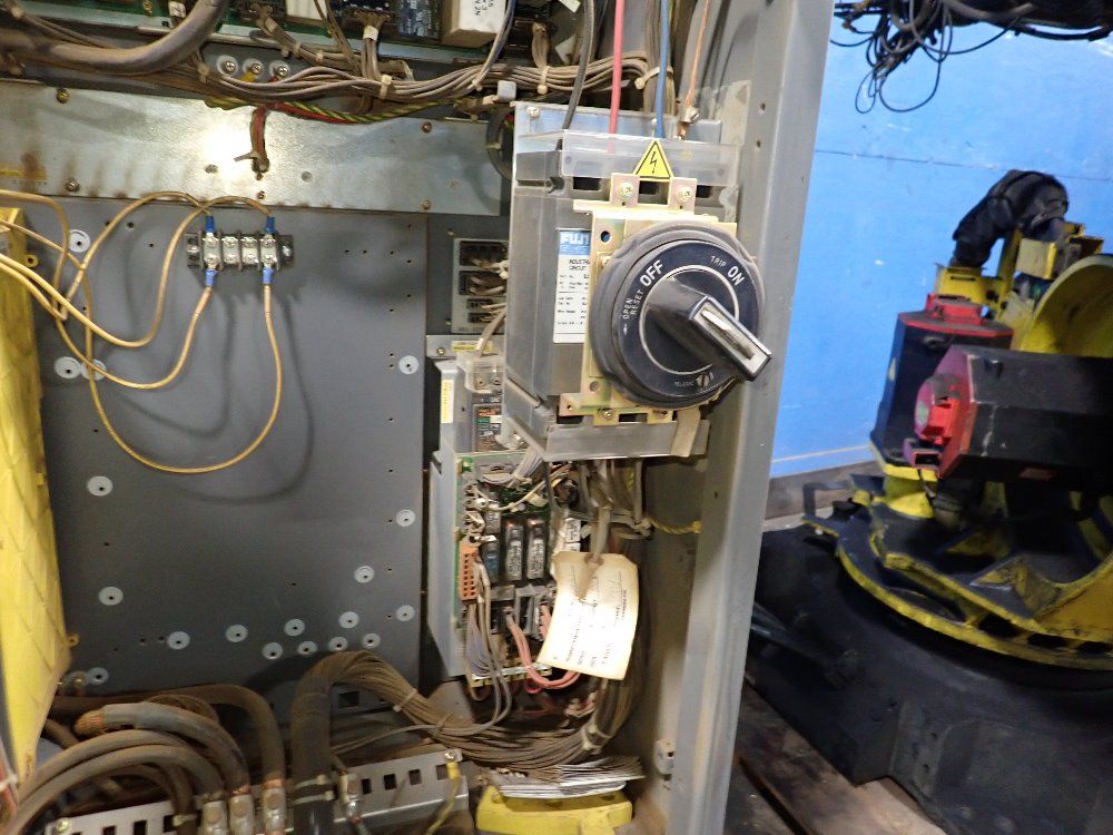 Fanuc 2003 Fanuc R2000ia165f Robot