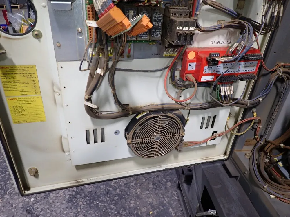 Fanuc 2003 Fanuc R2000ia165f Robot
