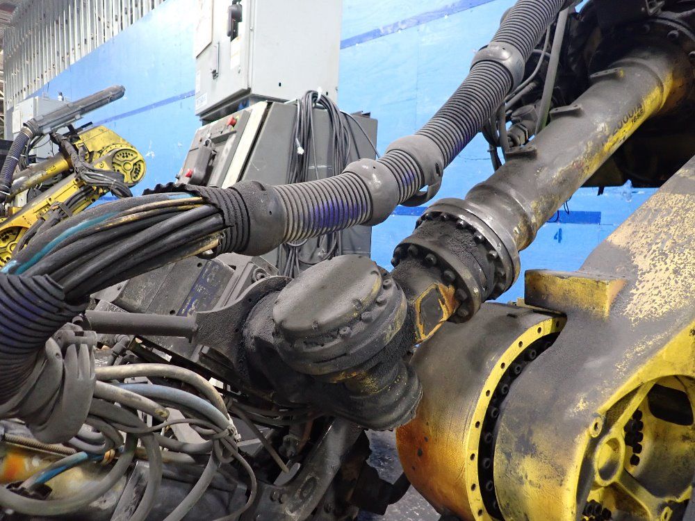 Fanuc 2003 Fanuc R2000ia165f Robot