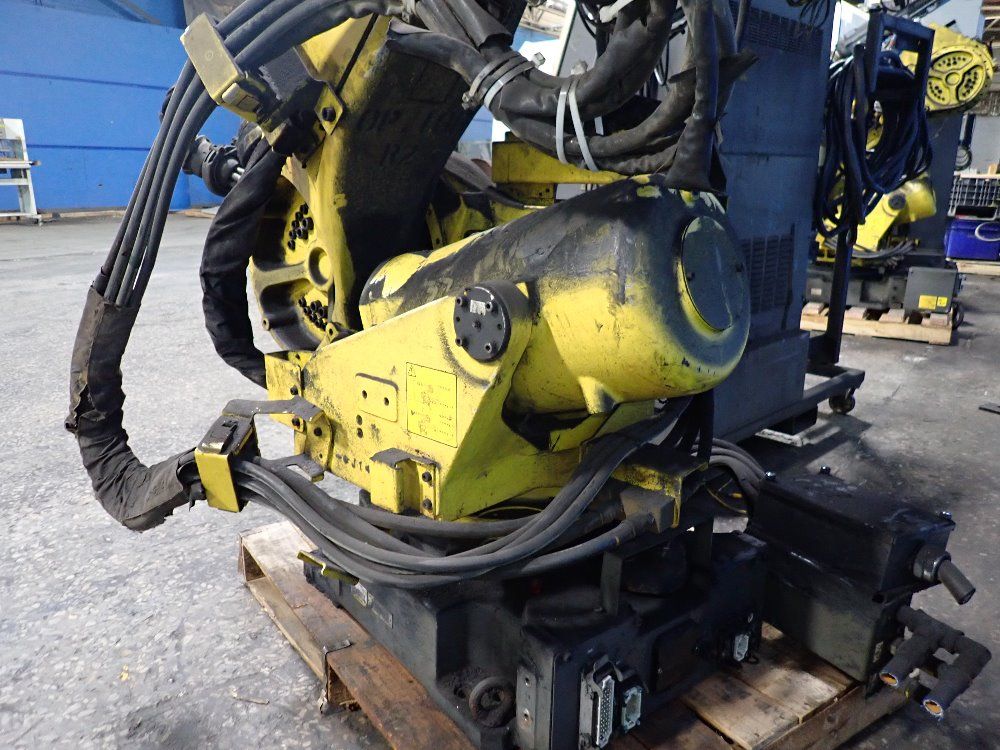 Fanuc 2003 Fanuc R2000ia165f Robot