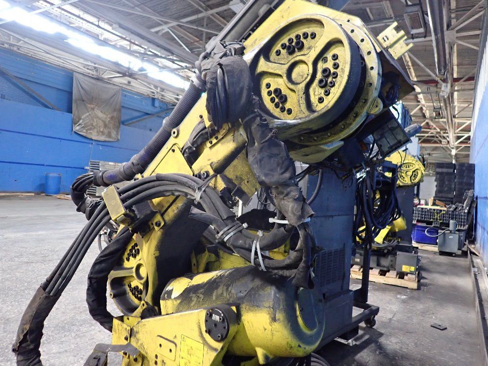 Fanuc 2003 Fanuc R2000ia165f Robot