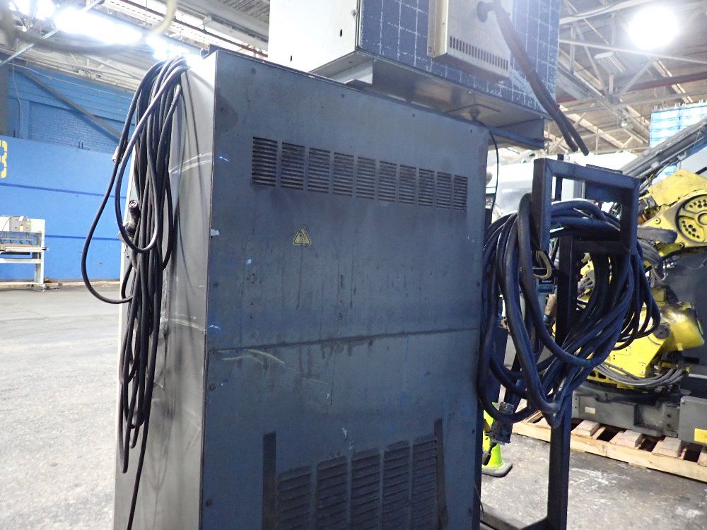 Fanuc 2003 Fanuc R2000ia165f Robot