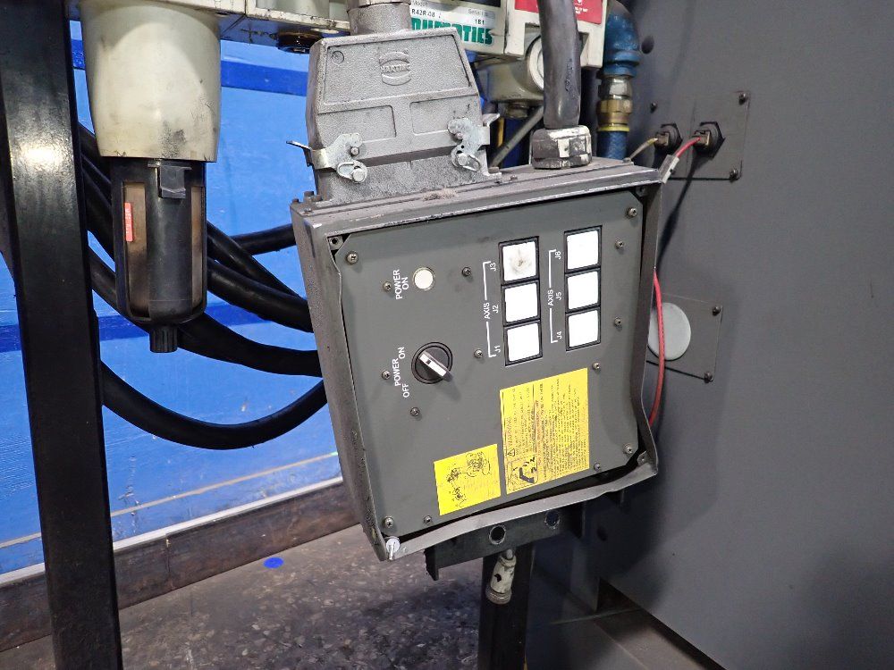 Fanuc 2003 Fanuc R2000ia165f Robot