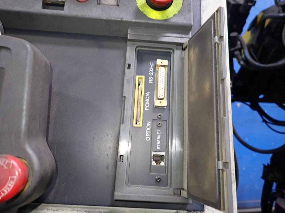 Fanuc 2003 Fanuc R2000ia165f Robot