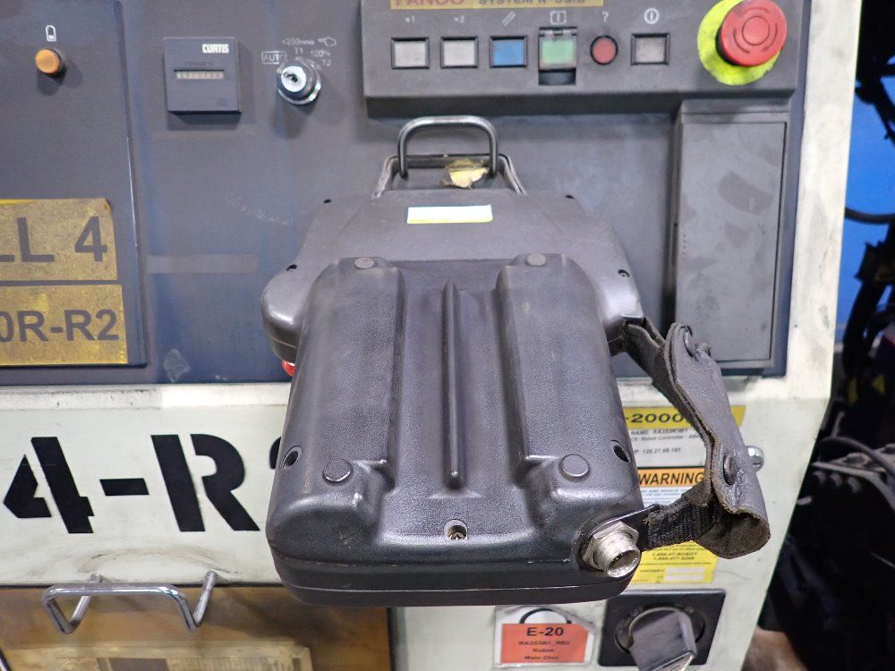 Fanuc 2003 Fanuc R2000ia165f Robot
