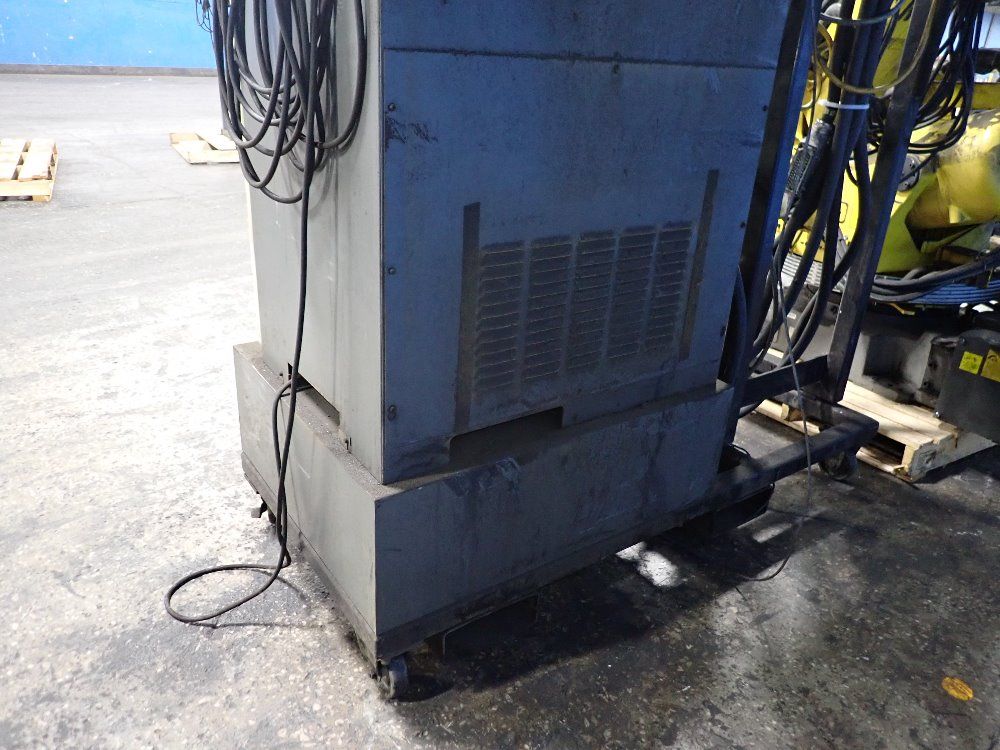 Fanuc 2004 Fanuc R-2000ib/165f Robot - R-2000ib/165f