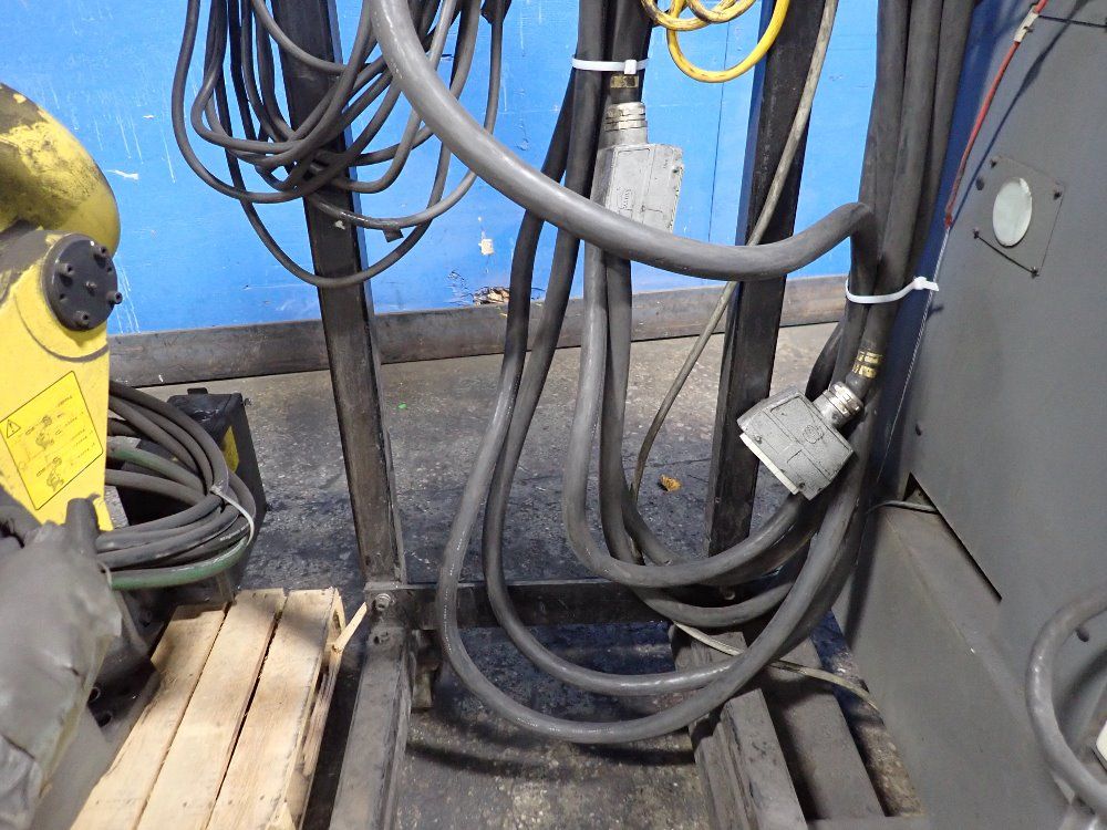 Fanuc 2004 Fanuc R-2000ib/165f Robot - R-2000ib/165f