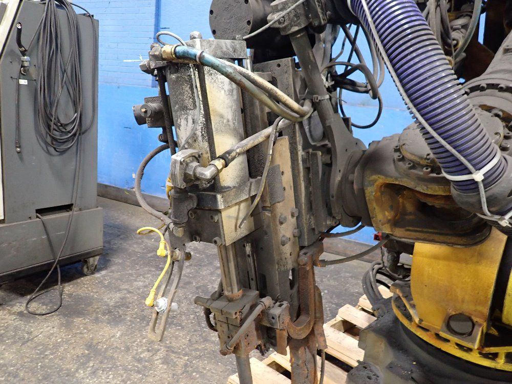 Fanuc 2005 Fanuc R-2000ib/165f Robot - R-2000ib/165f