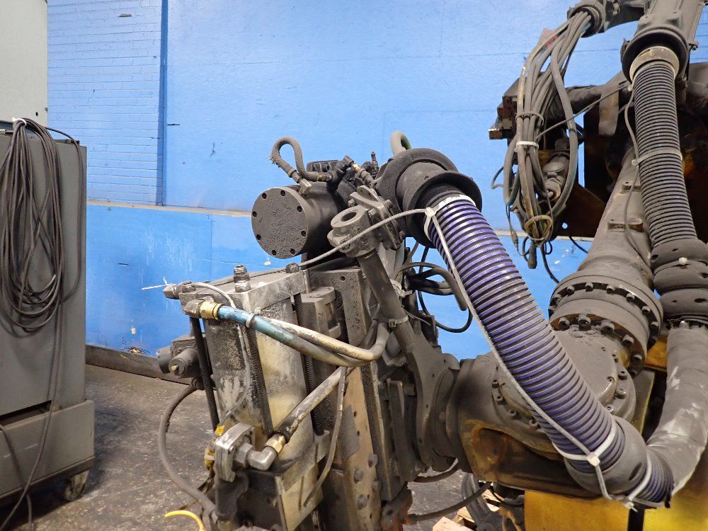 Fanuc 2005 Fanuc R-2000ib/165f Robot - R-2000ib/165f