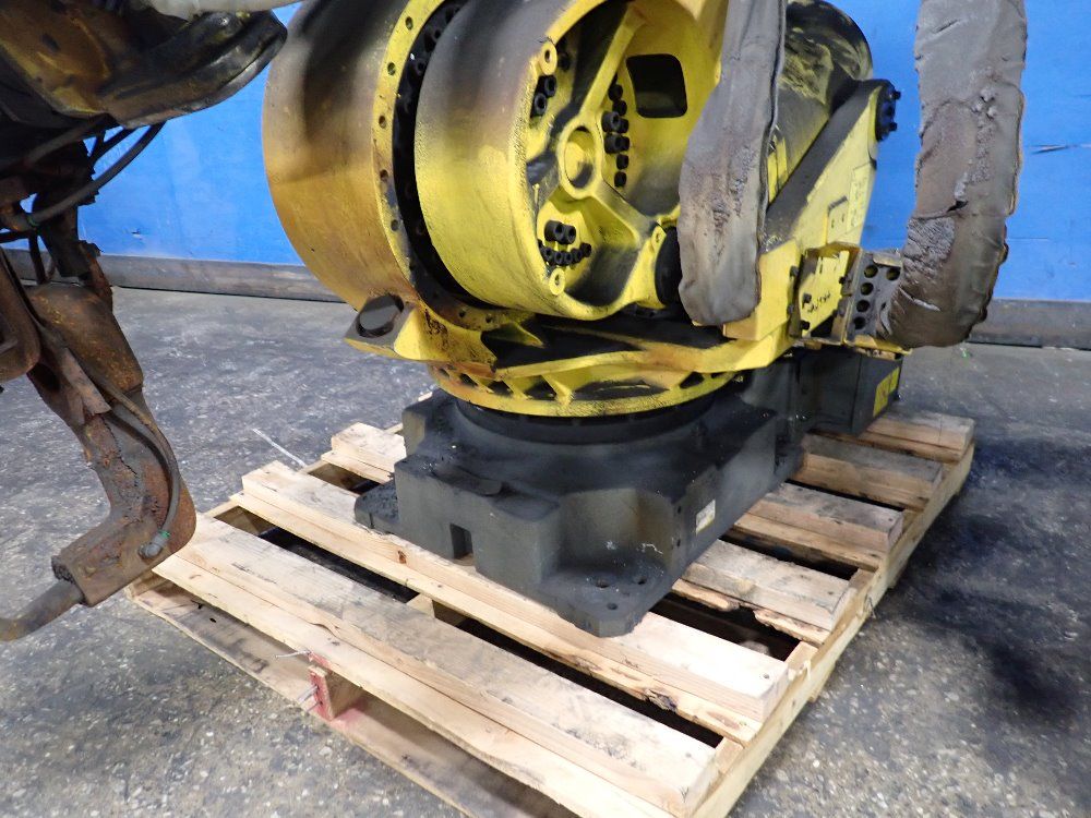 Fanuc 2005 Fanuc R-2000ib/165f Robot - R-2000ib/165f