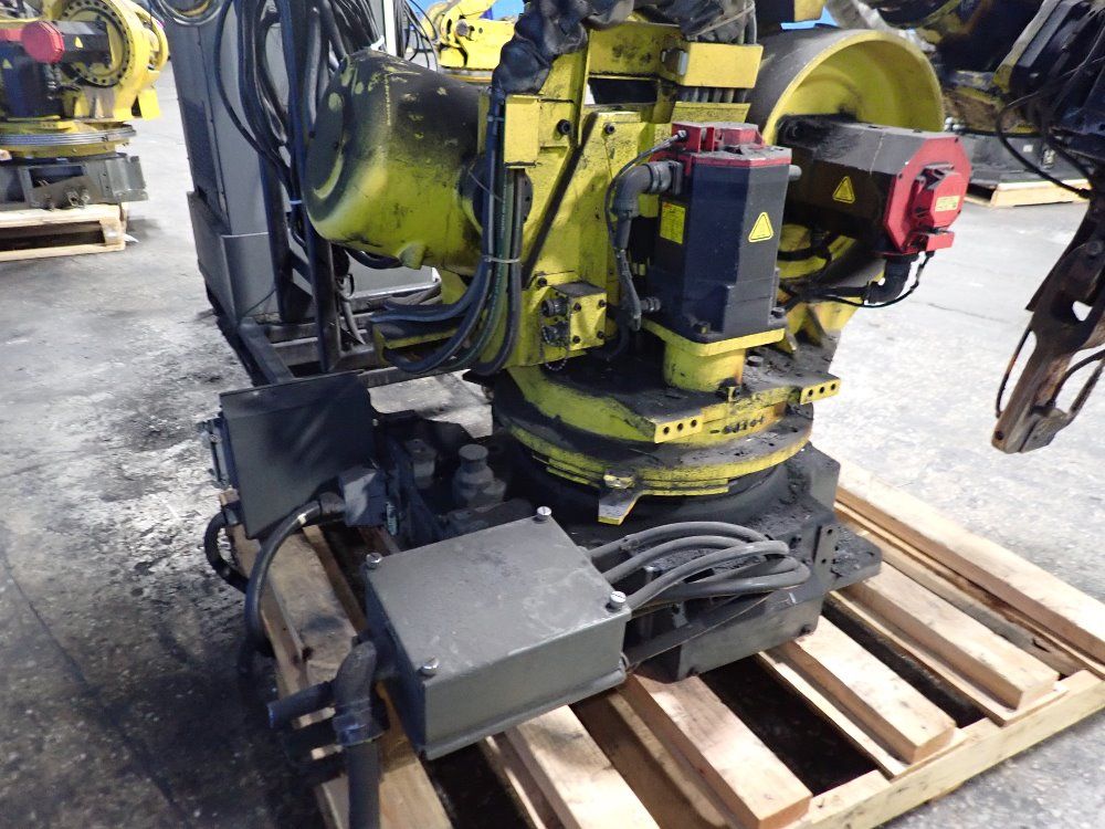 Fanuc 2005 Fanuc R-2000ib/165f Robot - R-2000ib/165f