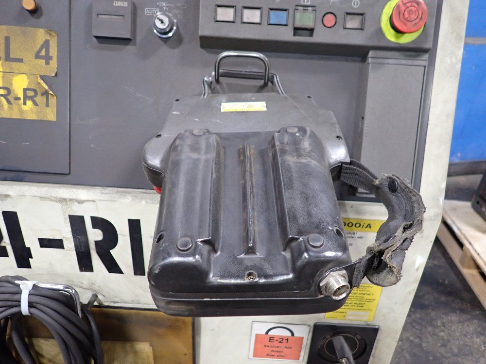 Fanuc 2005 Fanuc R-2000ib/165f Robot - R-2000ib/165f