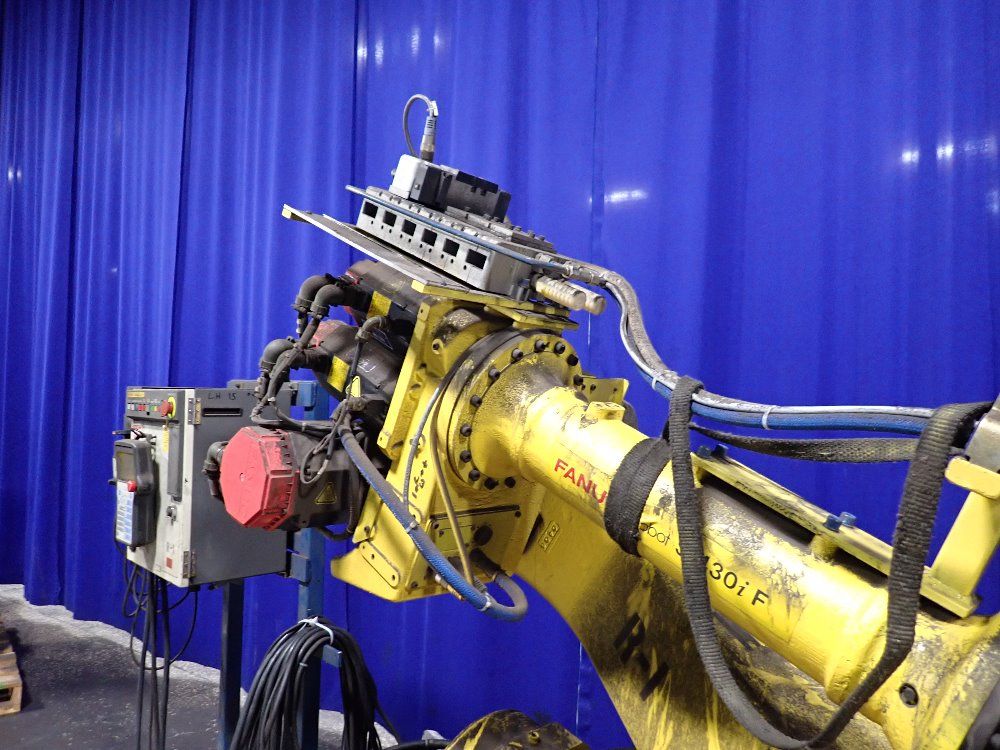 Fanuc 2000 Fanuc S430if Robot