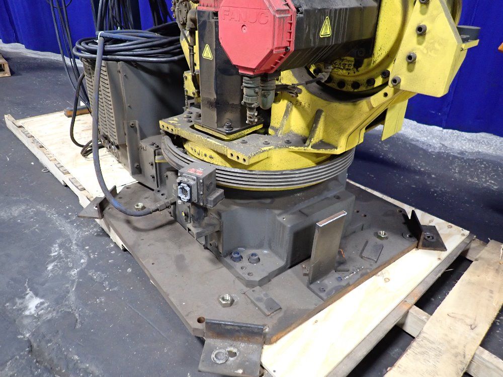 Fanuc 2000 Fanuc S430if Robot