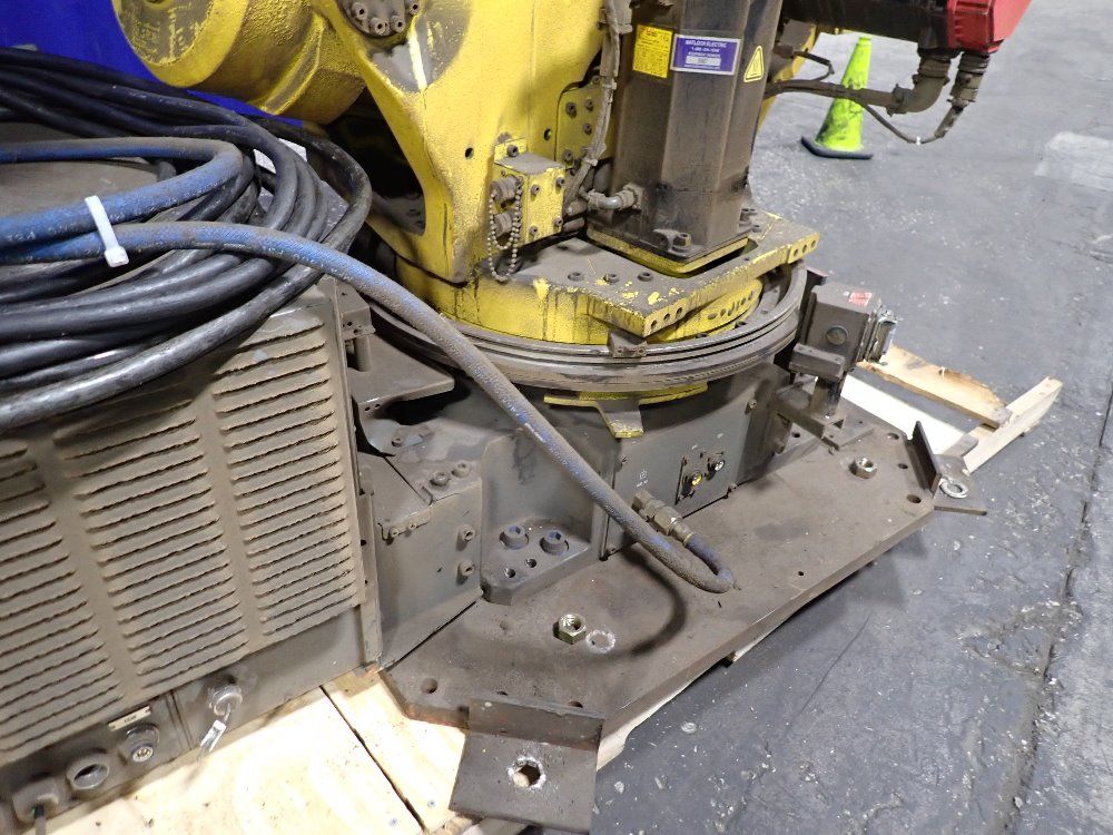 Fanuc 2000 Fanuc S430if Robot