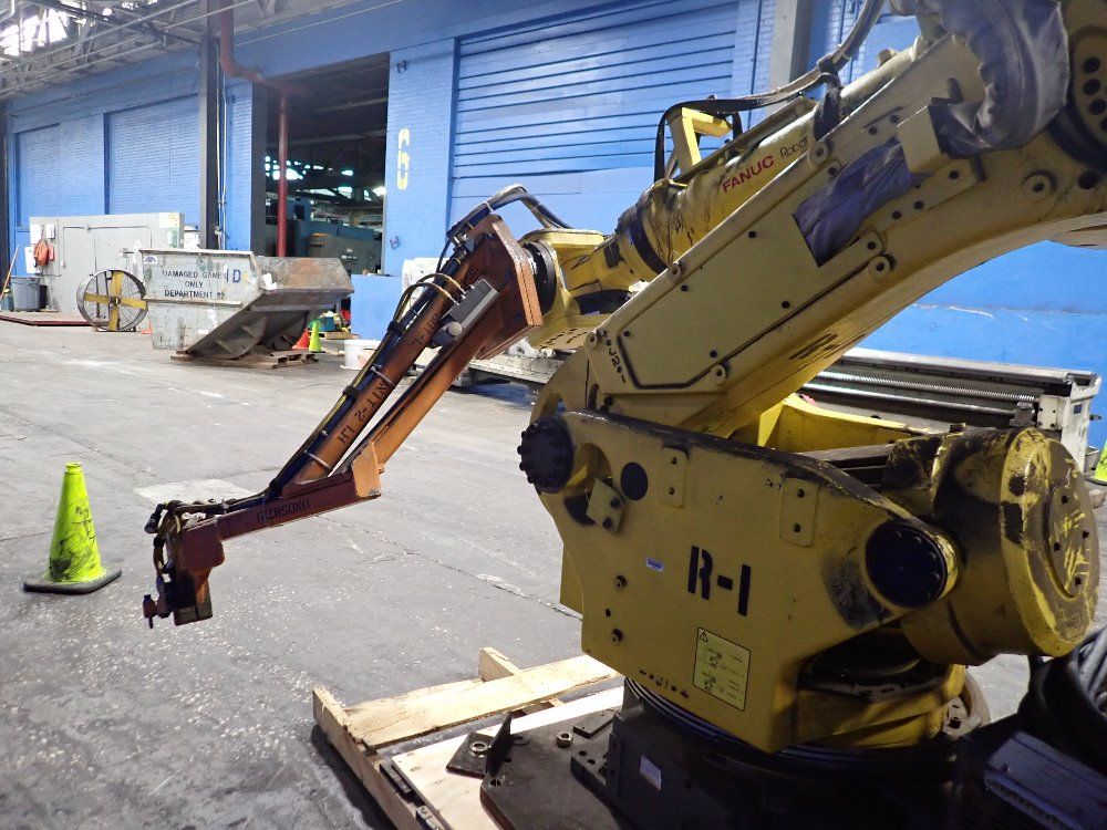 Fanuc 2000 Fanuc S430if Robot