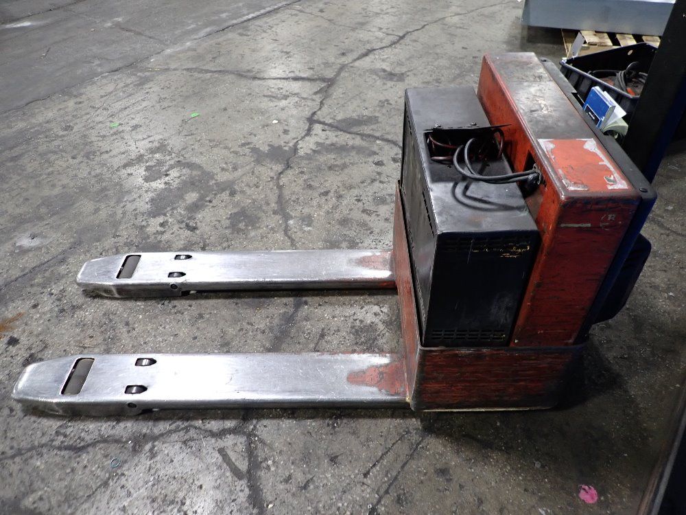 Daewoo Electric Pallet Jack