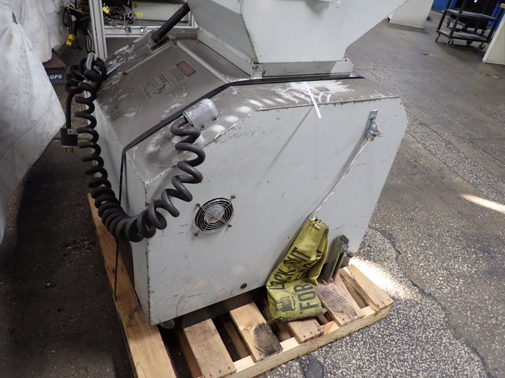 Milacron 10 Hp 2004 Milacron Mfg-14 Granulator - Mfg-14