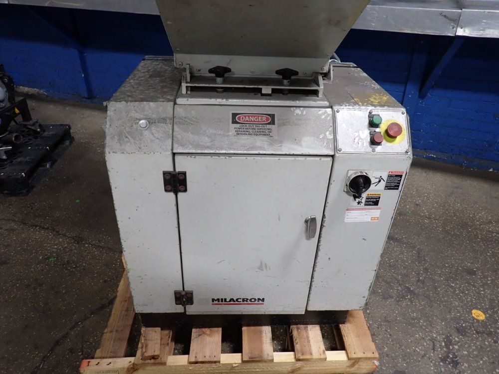 Milacron 7.5 Hp 2004 Milacron Mfg-14 Granulator - Mfg-14