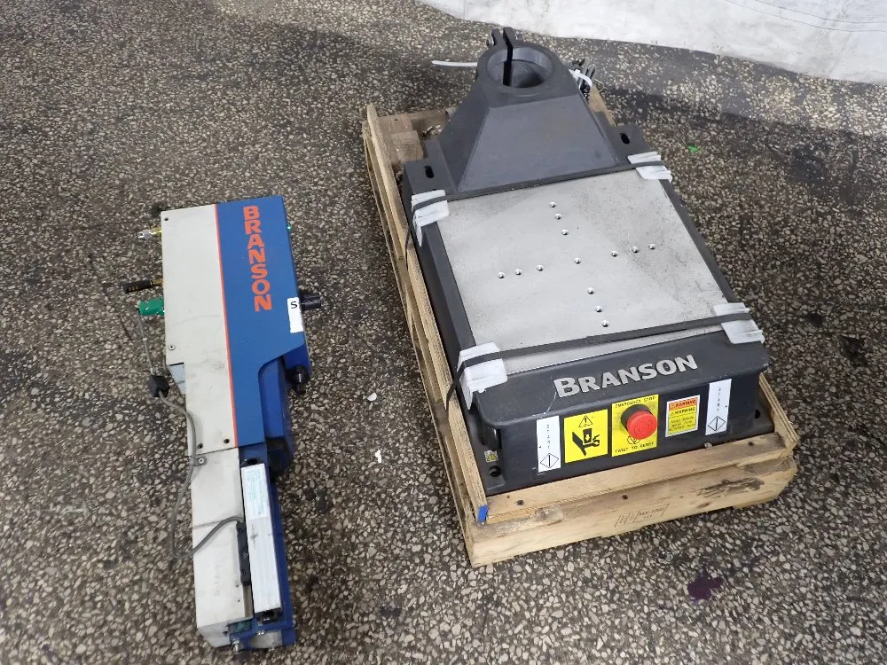 ULTRASONIC WELDER